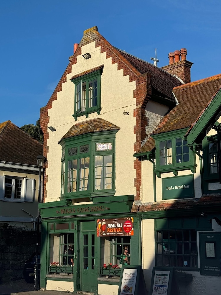 The Bugle Coaching Inn 2/50