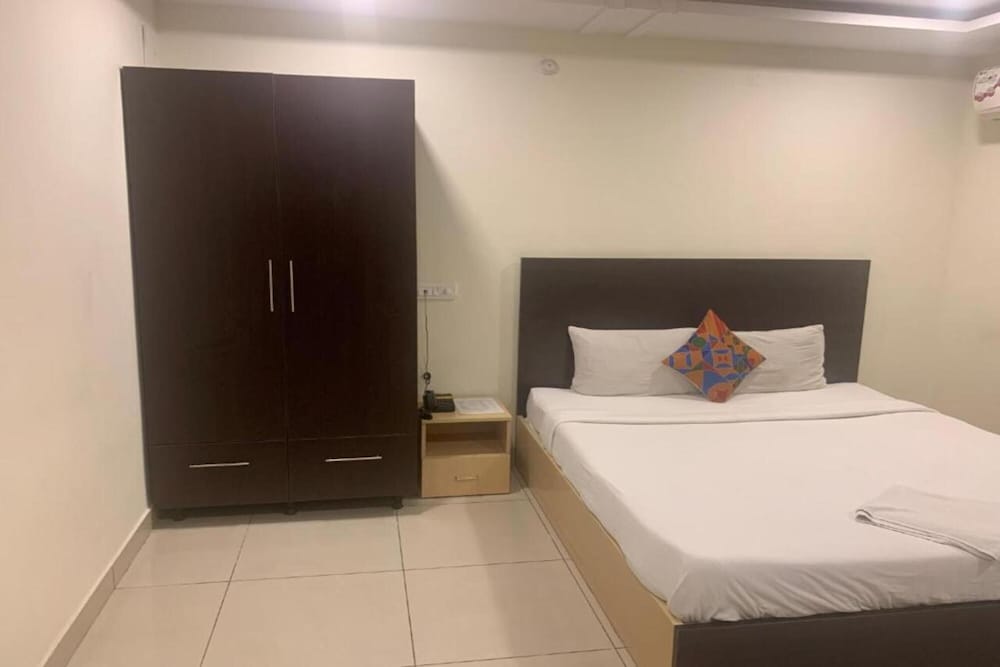 Fabhotel Siri Inn Madhapur 12/39