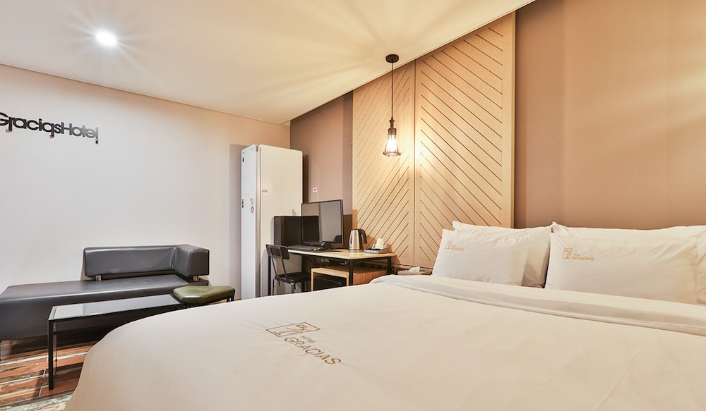 Gracias Hotel Gimhae 15/50