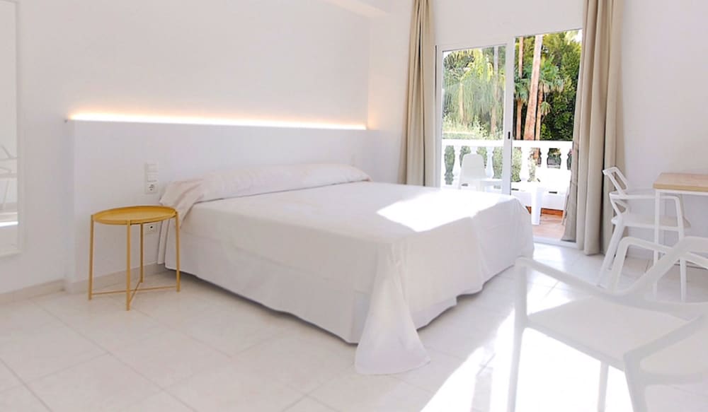 Tu and Me Resort - Adults Only 9/33