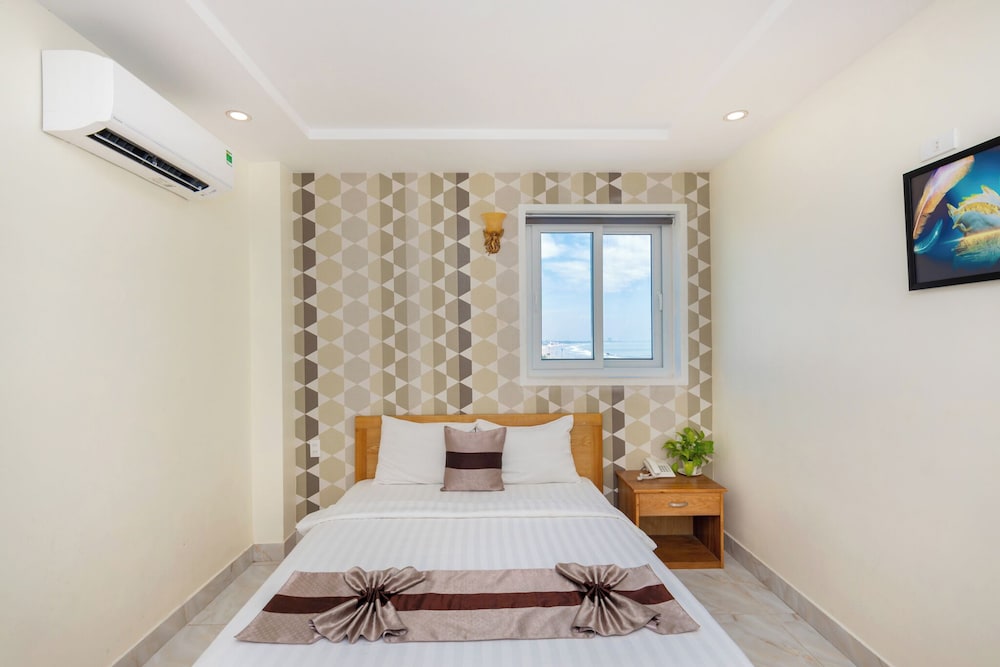Ngoc Hanh Beach Hotel 22/75