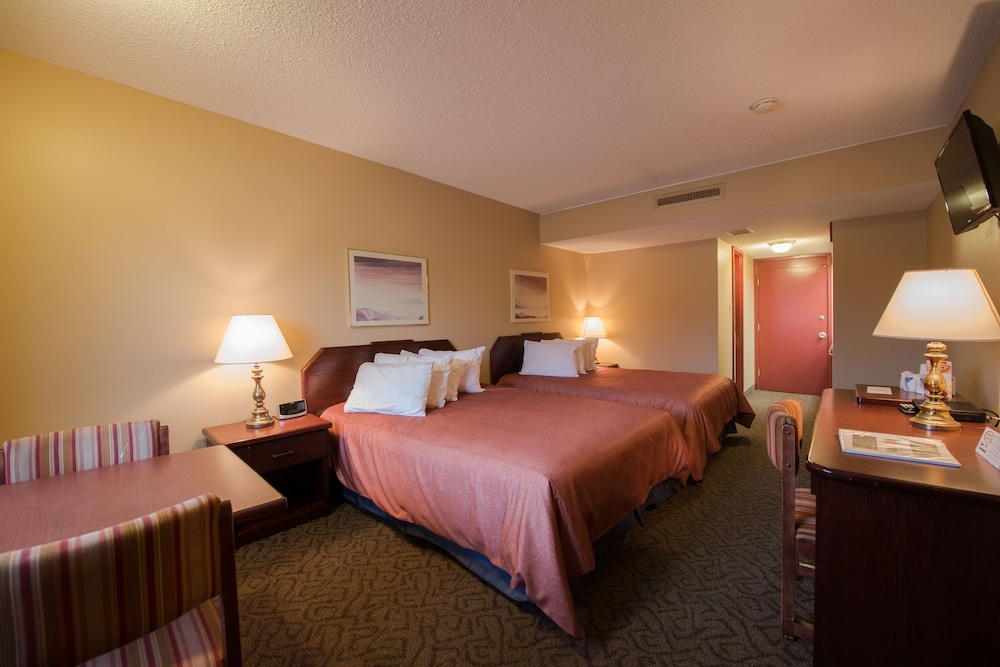 Travelodge by Wyndham Winnipeg Airport West 10/26