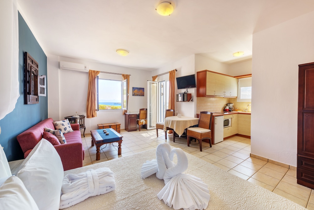 Sunrise Beach Suites 22/50