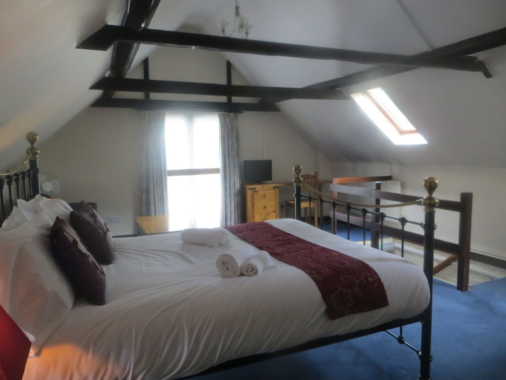 The George and Dragon Hotel 13/64