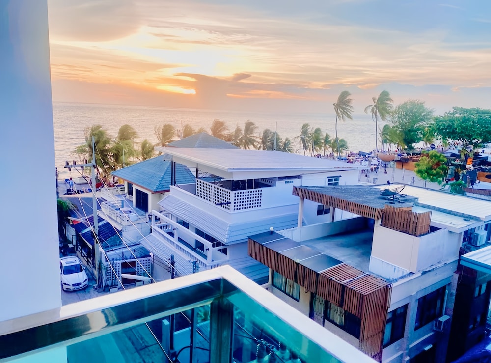 The SunSet Bangsaen Hotel 1/50