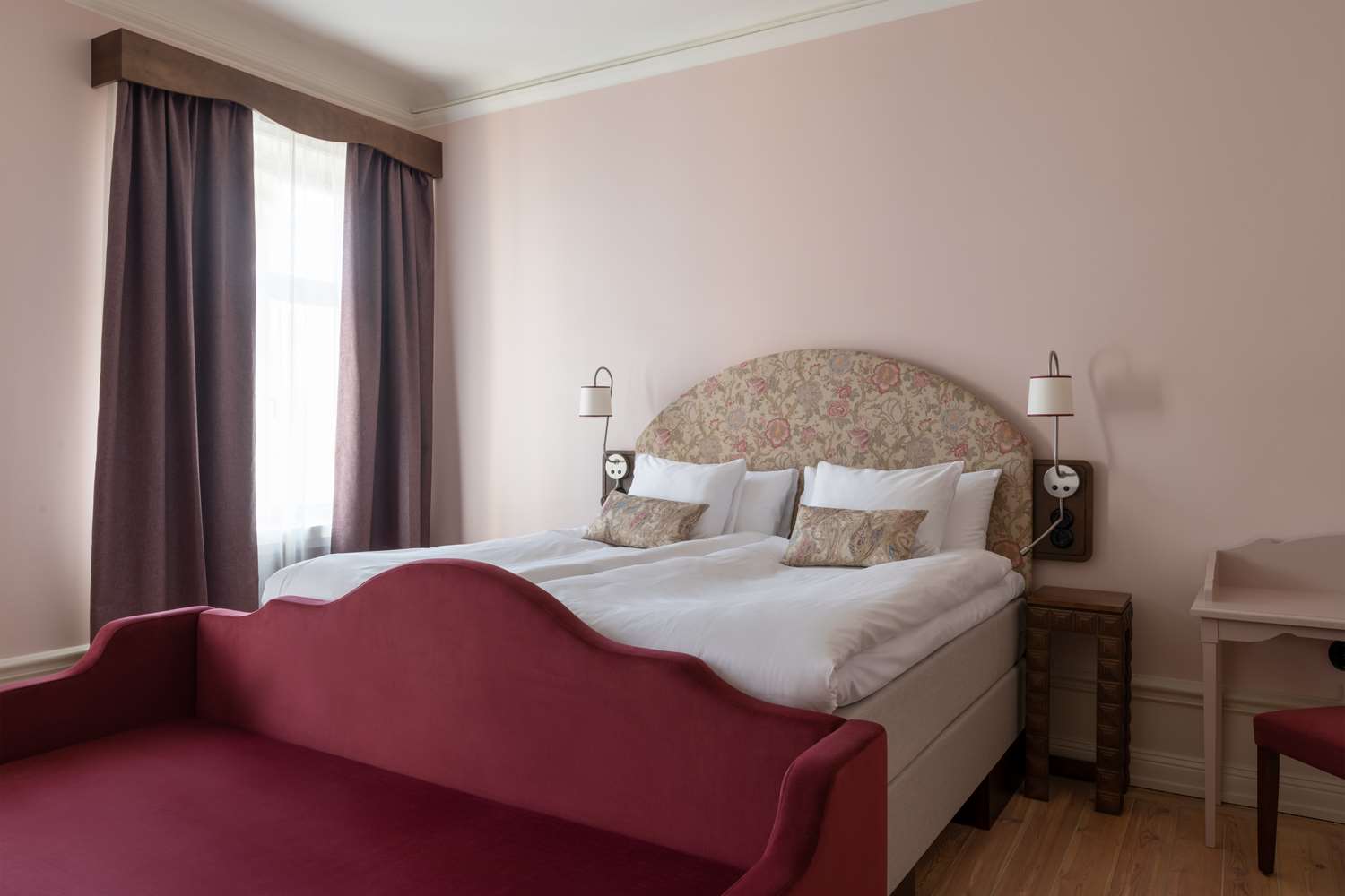 Deluxe, King Bed, Sofa
