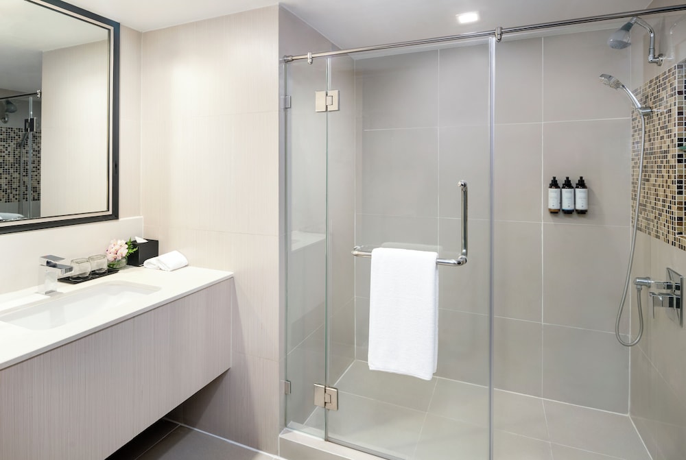Mercure Bangkok Sukhumvit 11 49/49