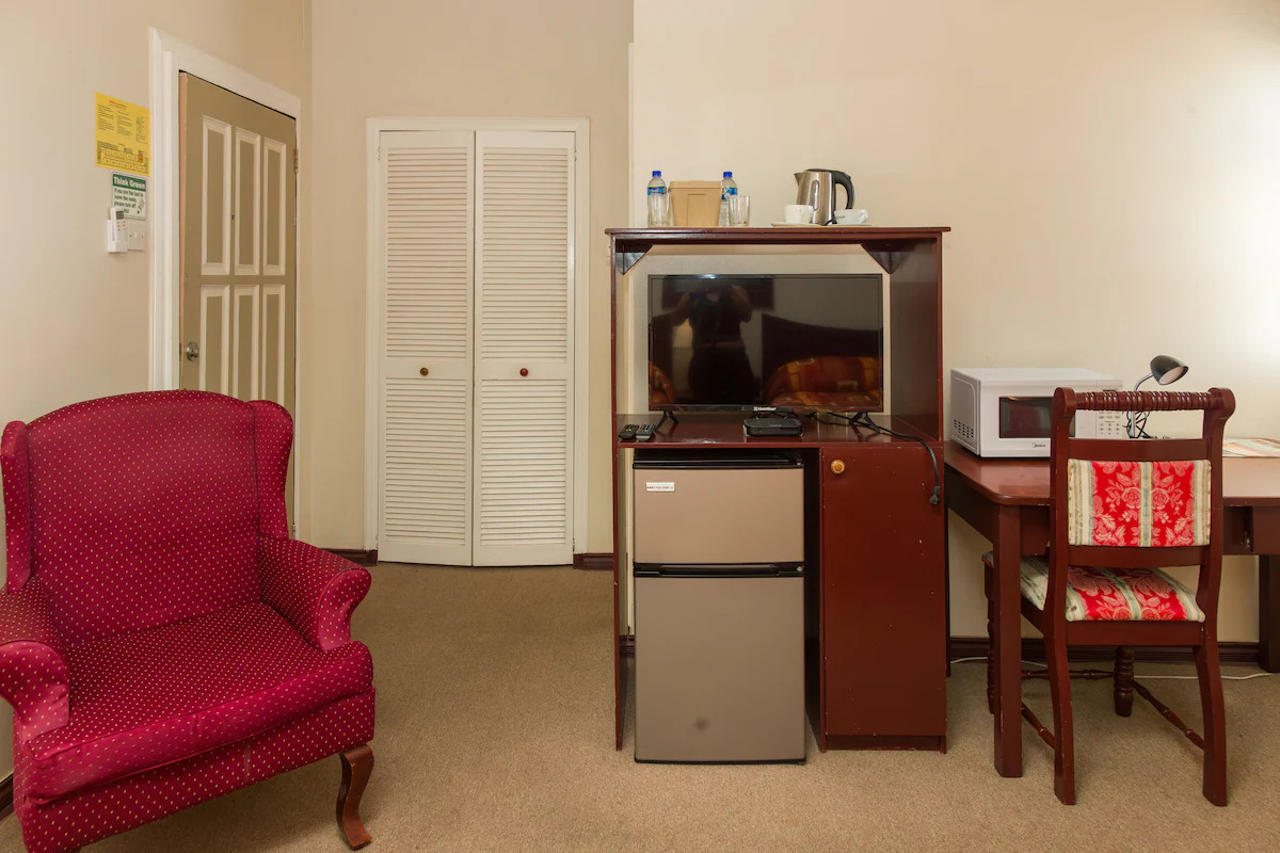 Regency Suites Hotel 16/20