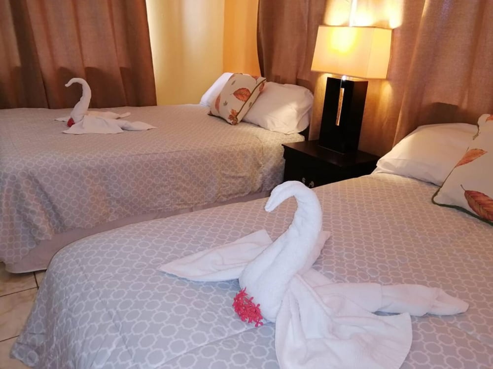 Sunset Ridge Hotel 36/55