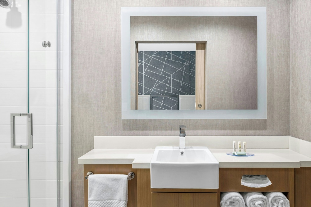 SpringHill Suites by Marriott Riverside Redlands 32/36