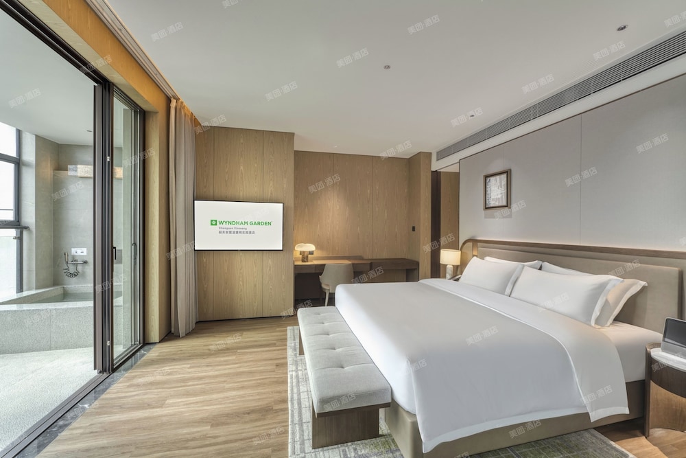 Executive, Suite, King Bed, Sofa, Hot Spring Bath