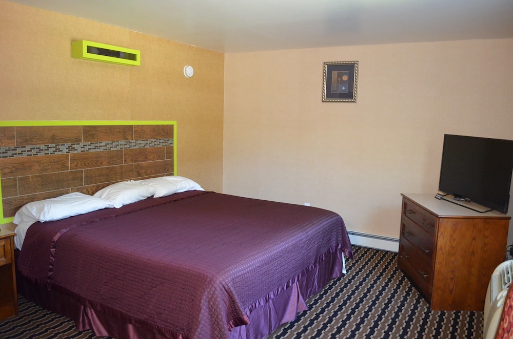 Carleton Circle Motel Falmouth 13/14