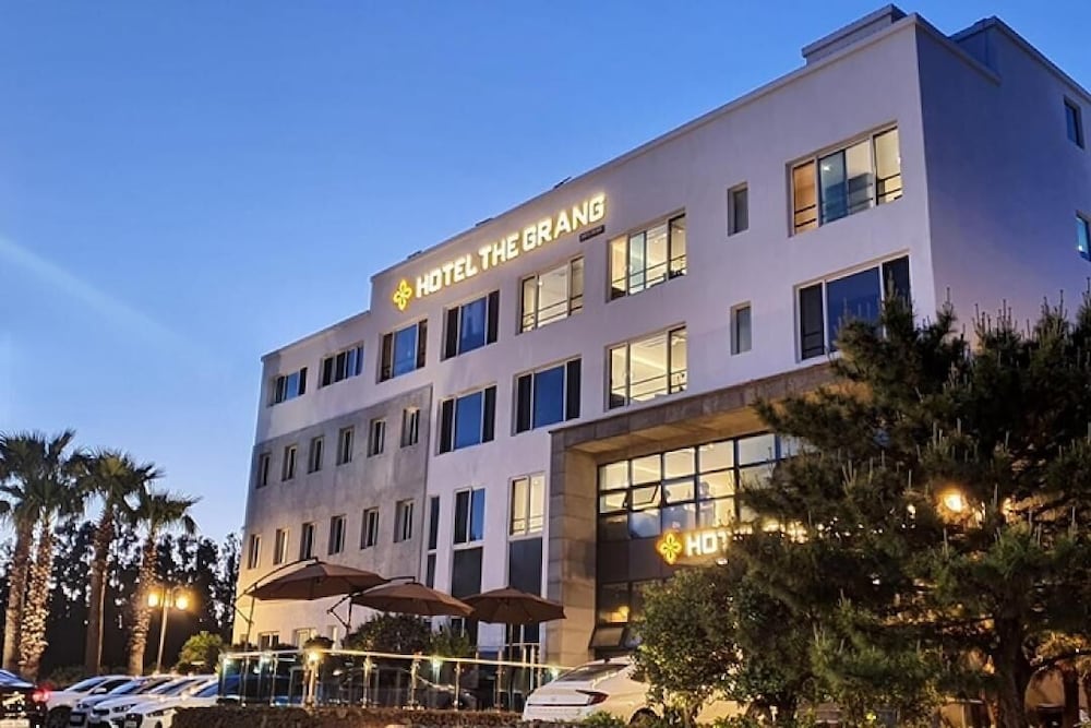 Hotel the Grang Jungmun 2/50