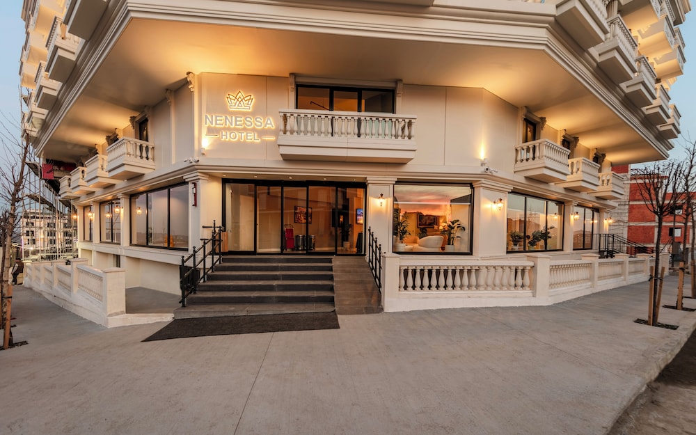 Nenessa Airport Hotel 5/46