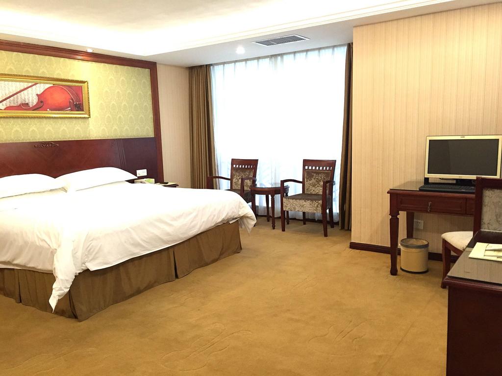 Vienna International Hotel (Changsha West Bus Station) 18/26