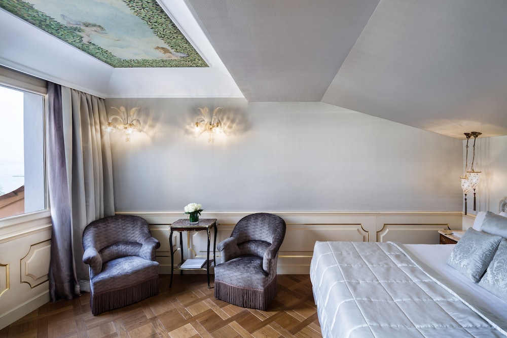 suite, lagoon view