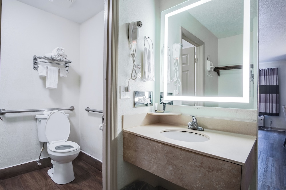 Cottonwood Suites Savannah Hotel and Conference Center 71/71