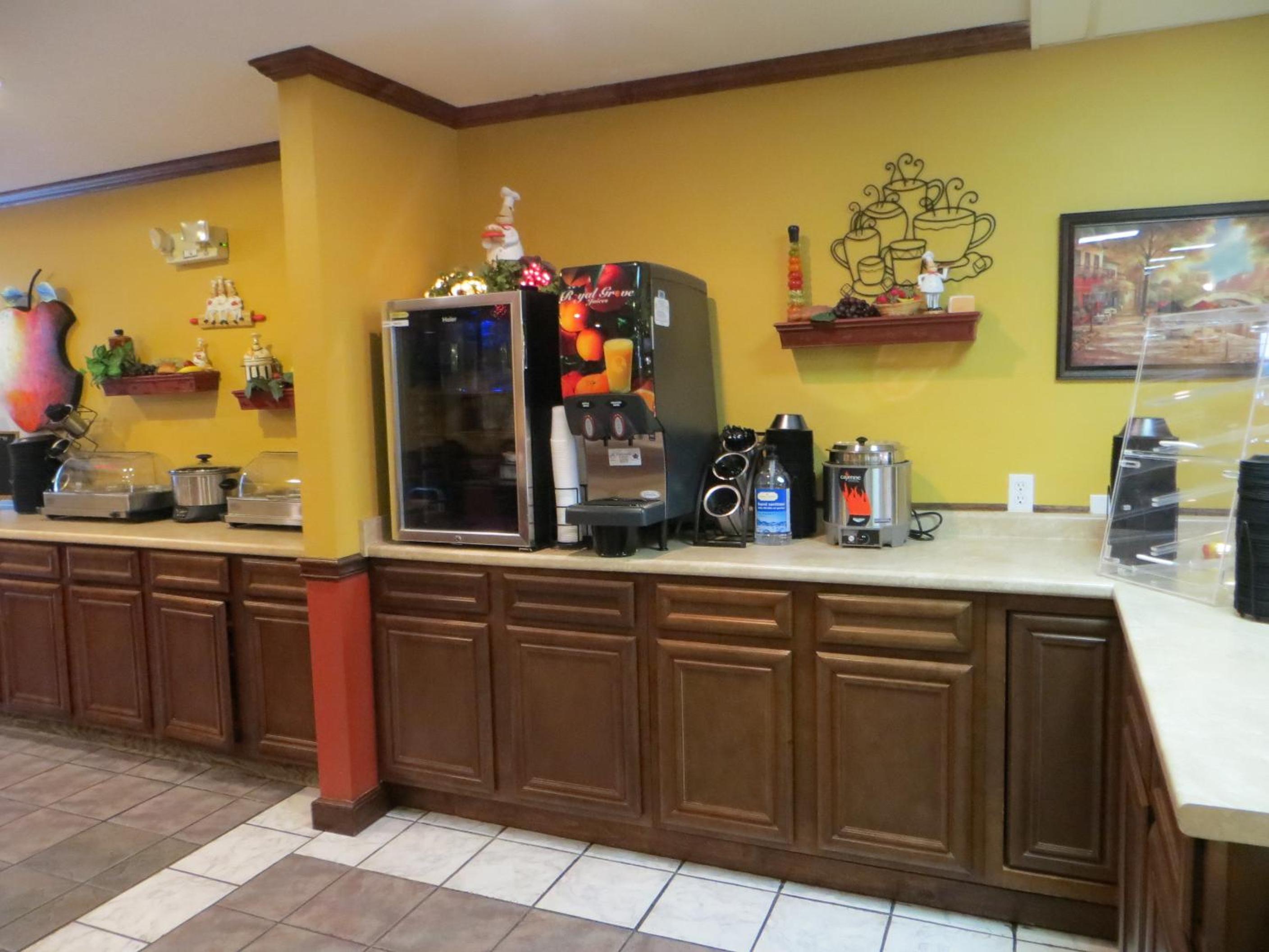 Patti's Inn & Suites 3/30