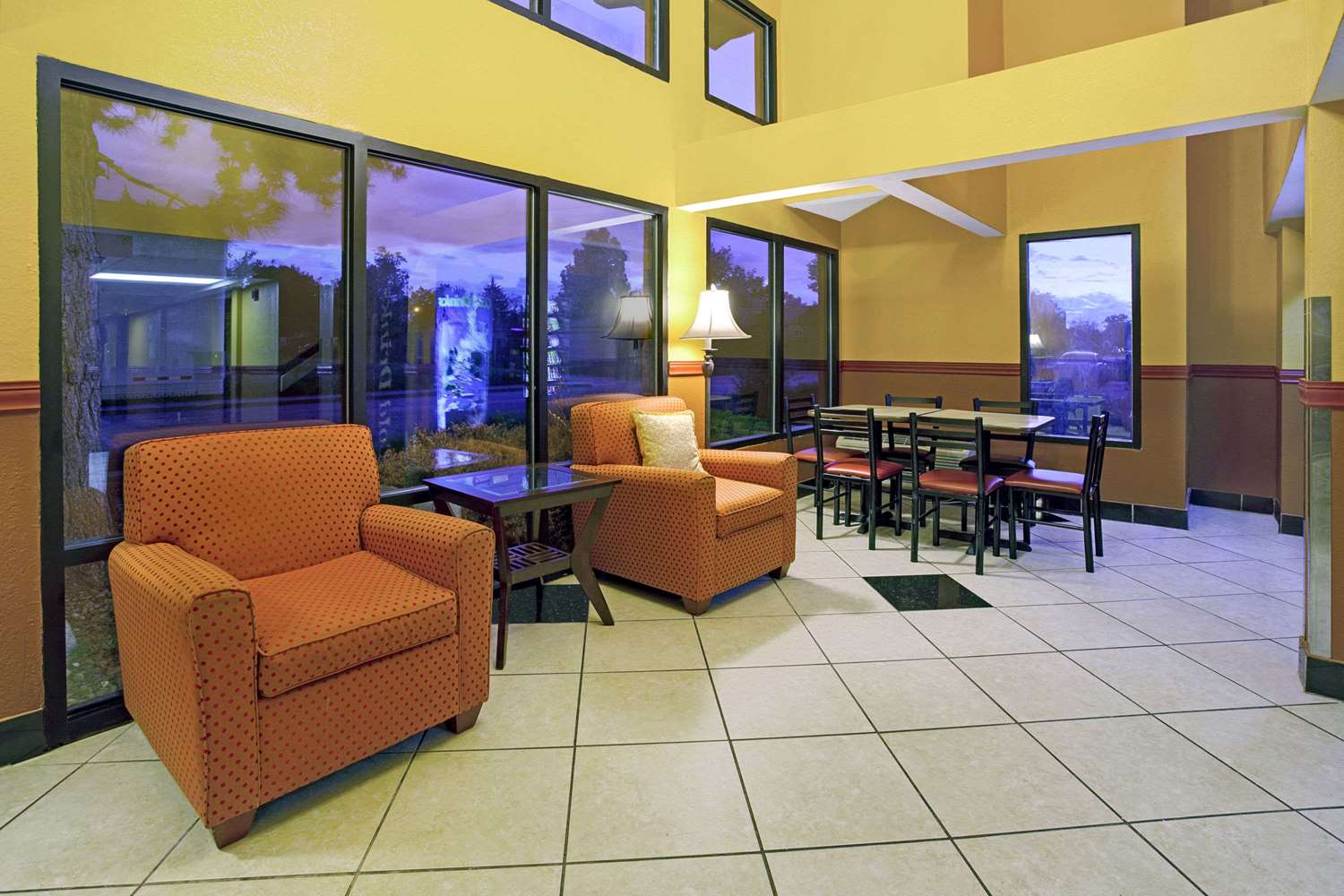 Super 8 by Wyndham Denver Stapleton 4/9