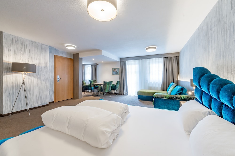 Hotel Tyrol 32/58