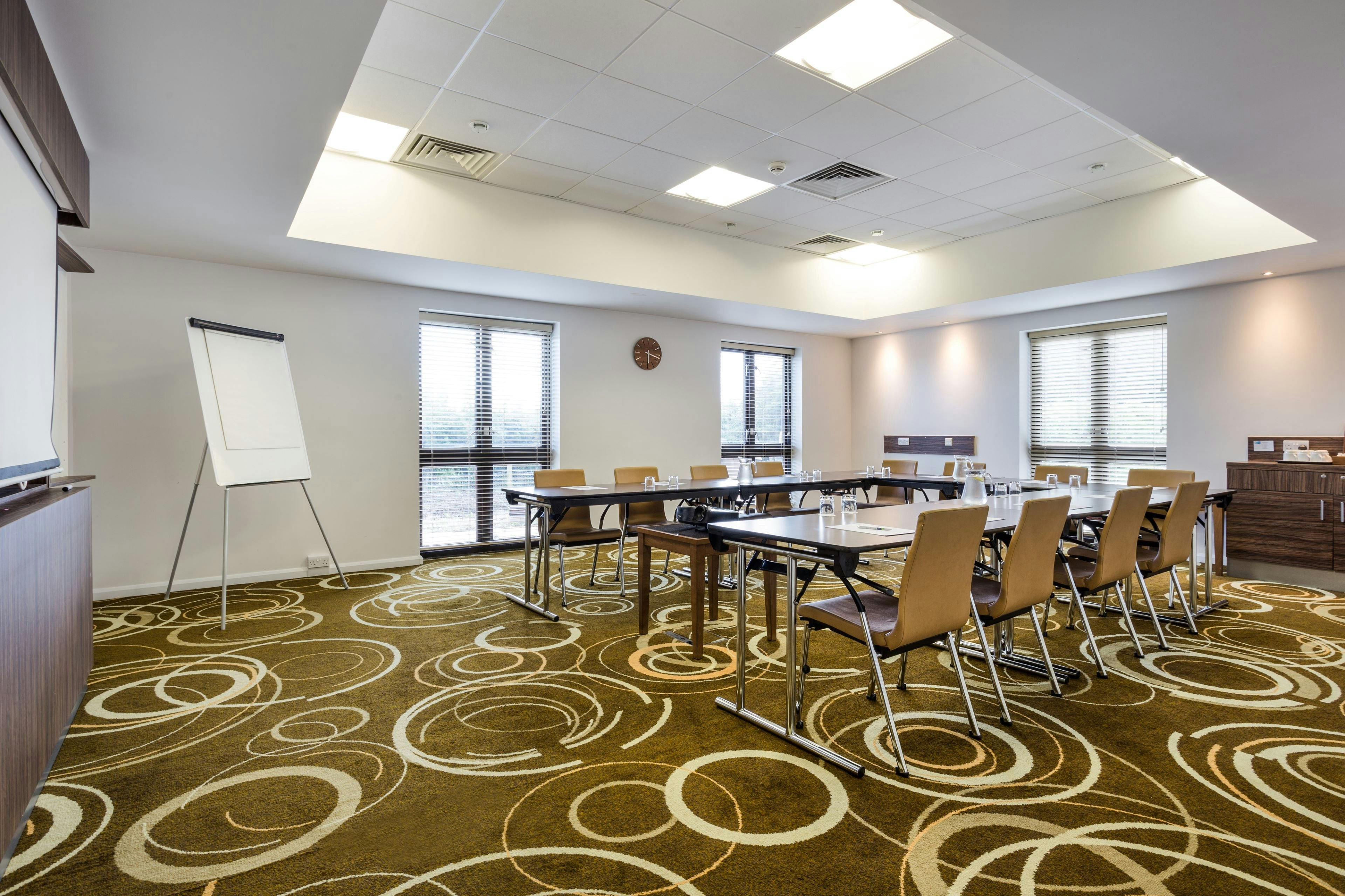 HOLIDAY INN EXPRESS COLCHESTER 28/33