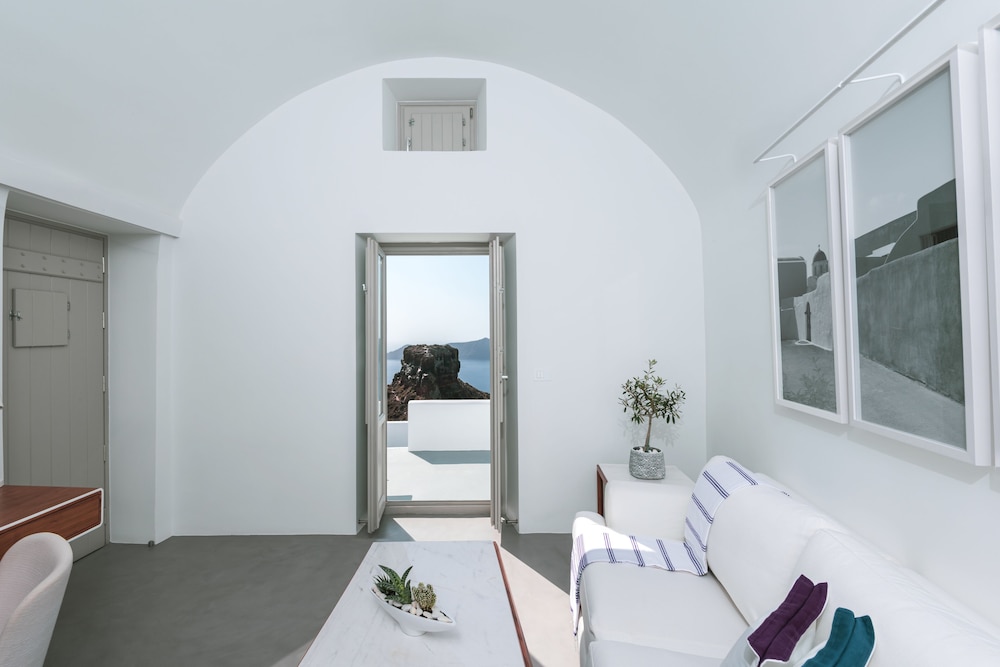 Grace Santorini 26/34