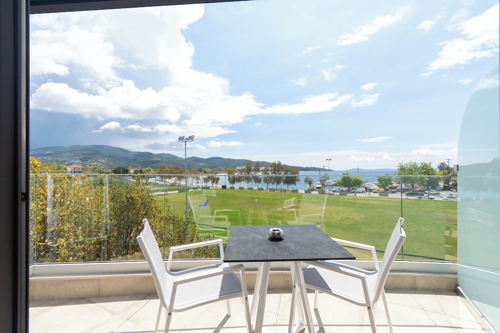 Thetis Boutique Luxury Apartments 30/50