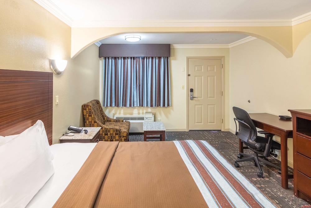 Americas Best Value Inn Houston Heights at I-45 19/40