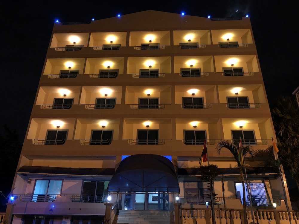 Maple Leaf Hotel 1/27