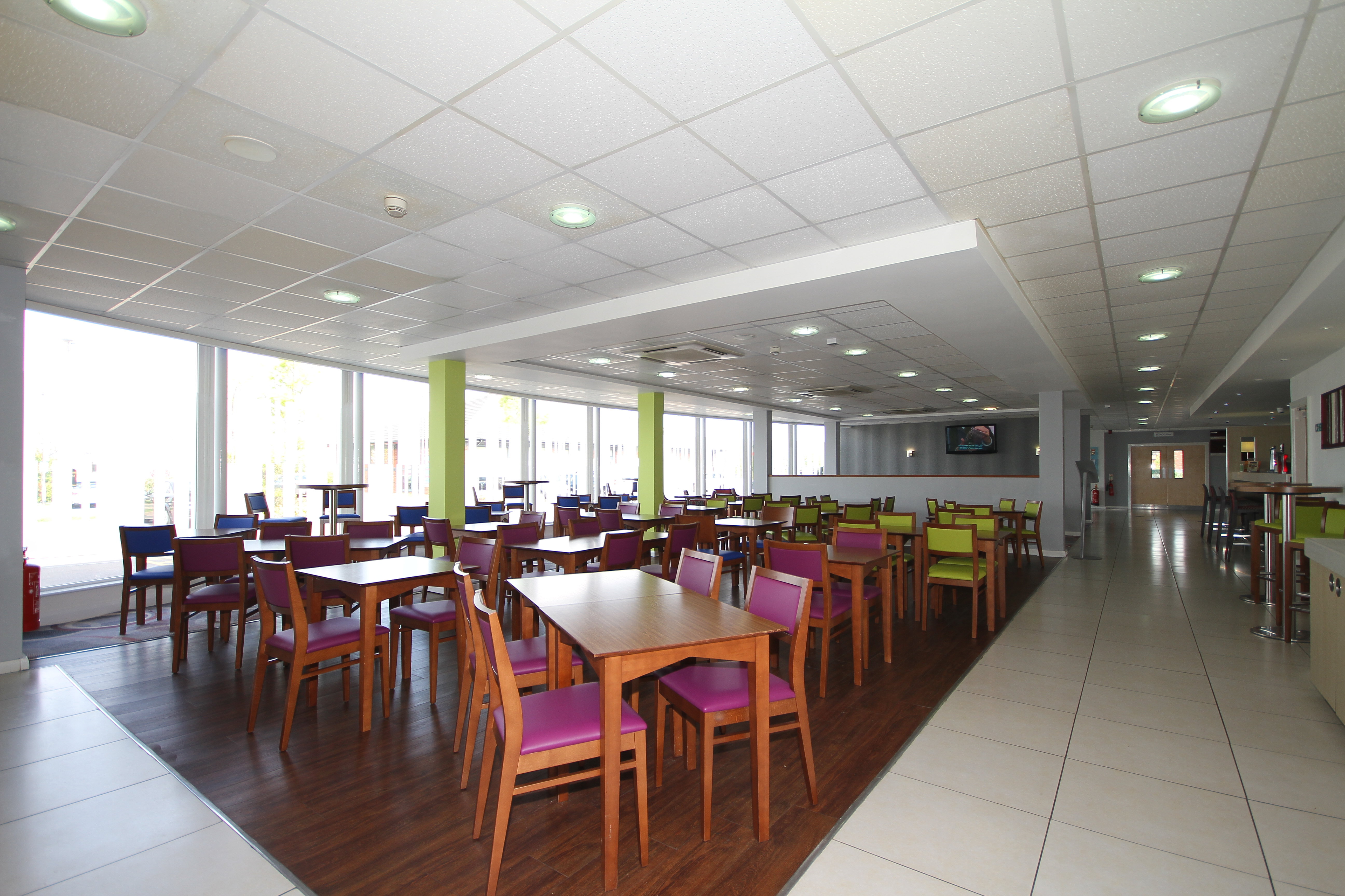 HOLIDAY INN EXPRESS NUNEATON 35/50