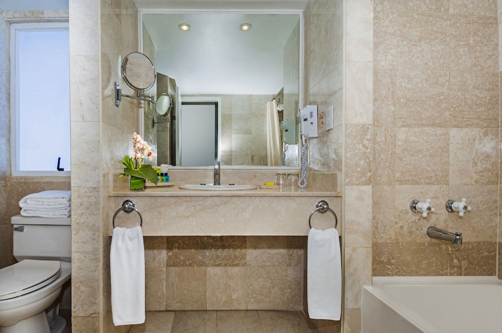 Hotel Almirante Cartagena Colombia 33/75