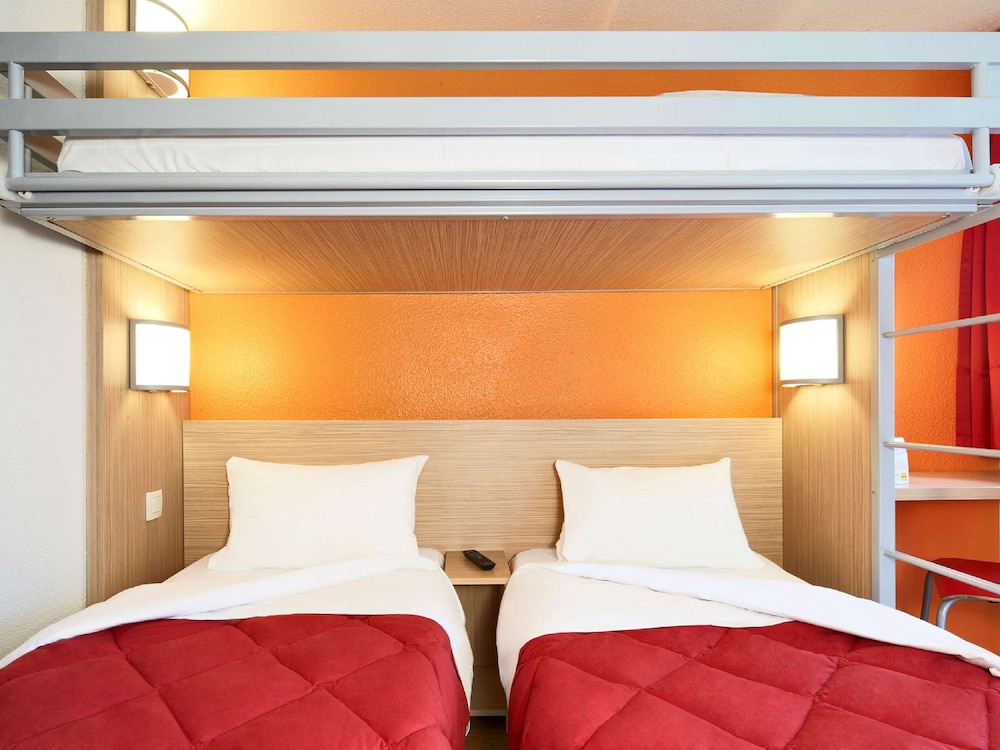 PREMIERE CLASSE PARIS OUEST - NANTERRE - LA DEFENSE 16/33