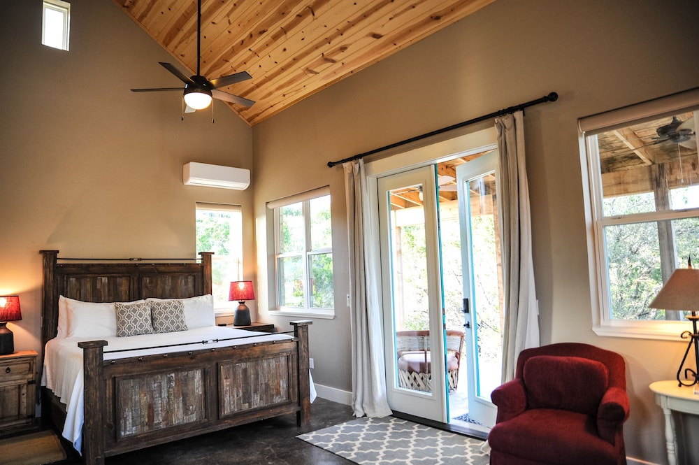 Hill Country Casitas 13/73