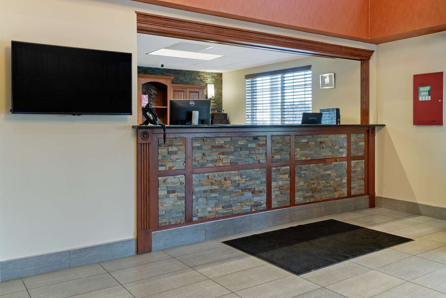 Executive Inn & Suites 1/39
