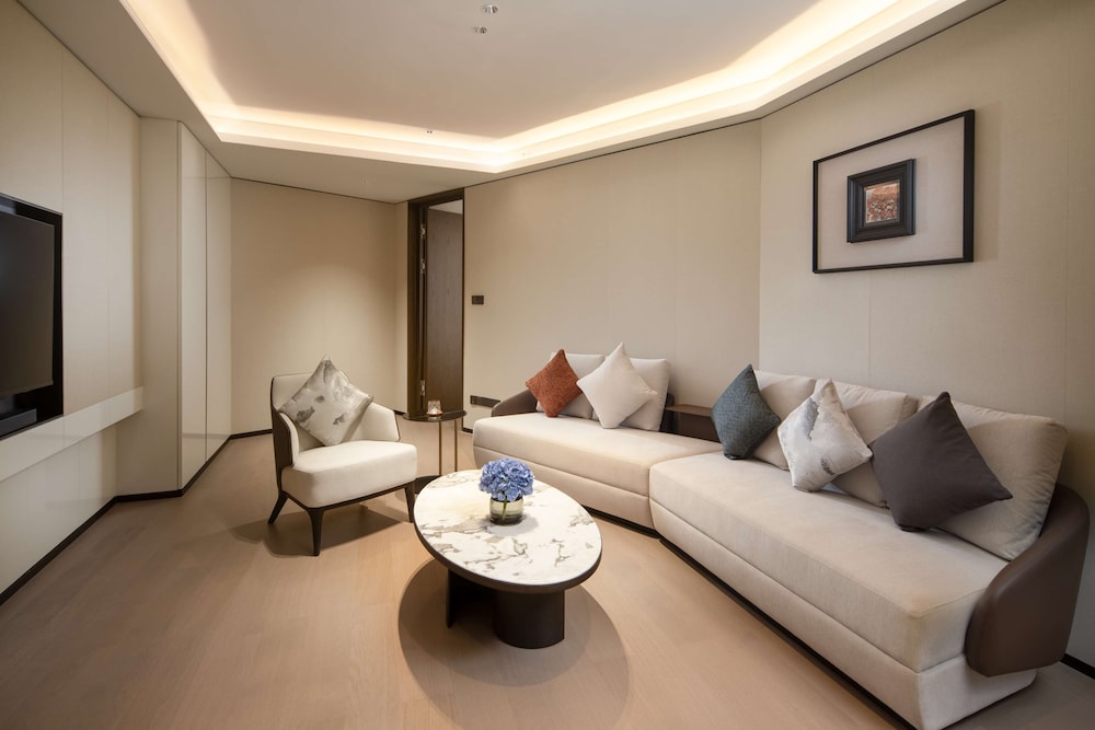 جناح جونيور بسرير كينج، Yuexiu Hotel Guangzhou, Curio Collection by Hilton 3/5