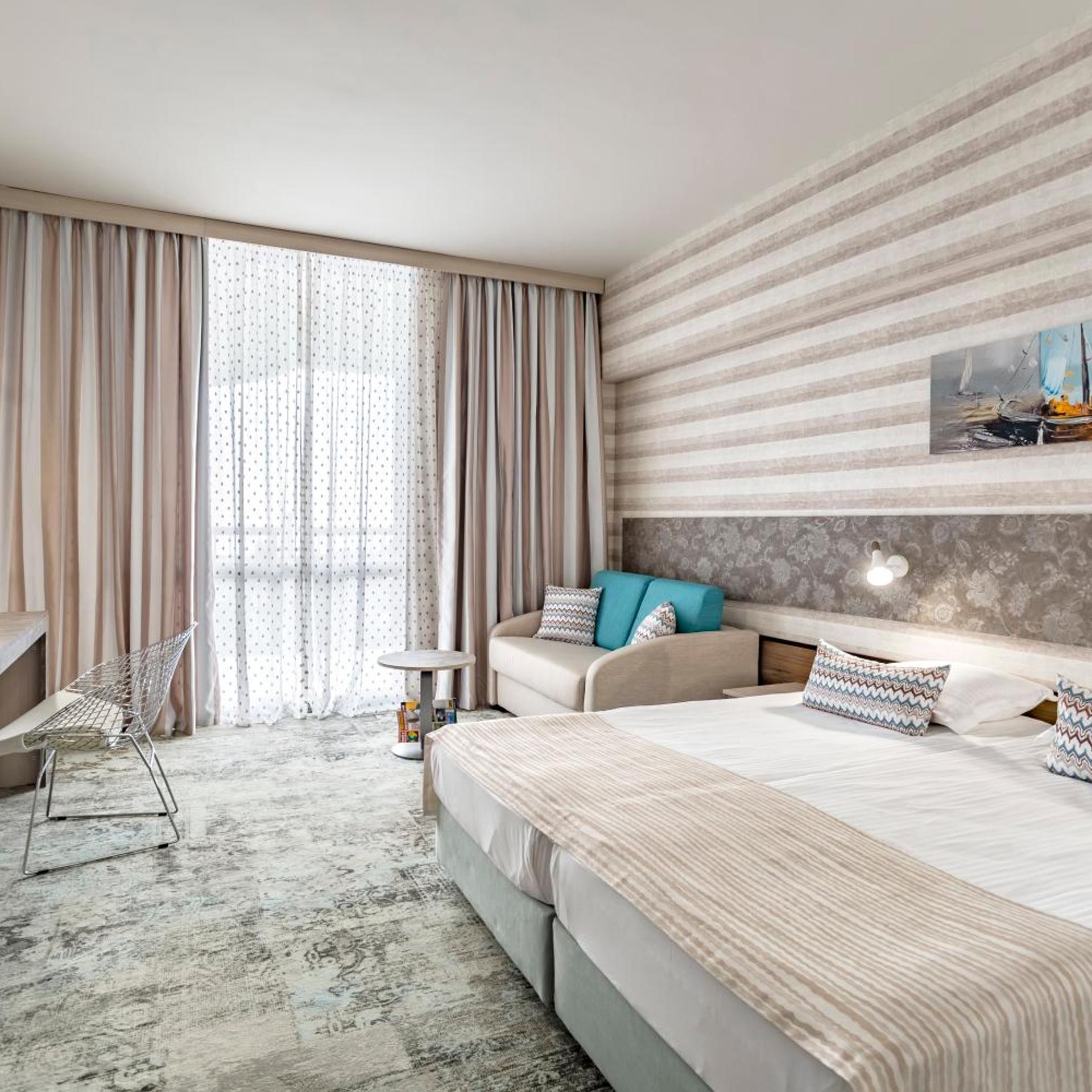 Deluxe, Double or Twin Bed, Sea Front
