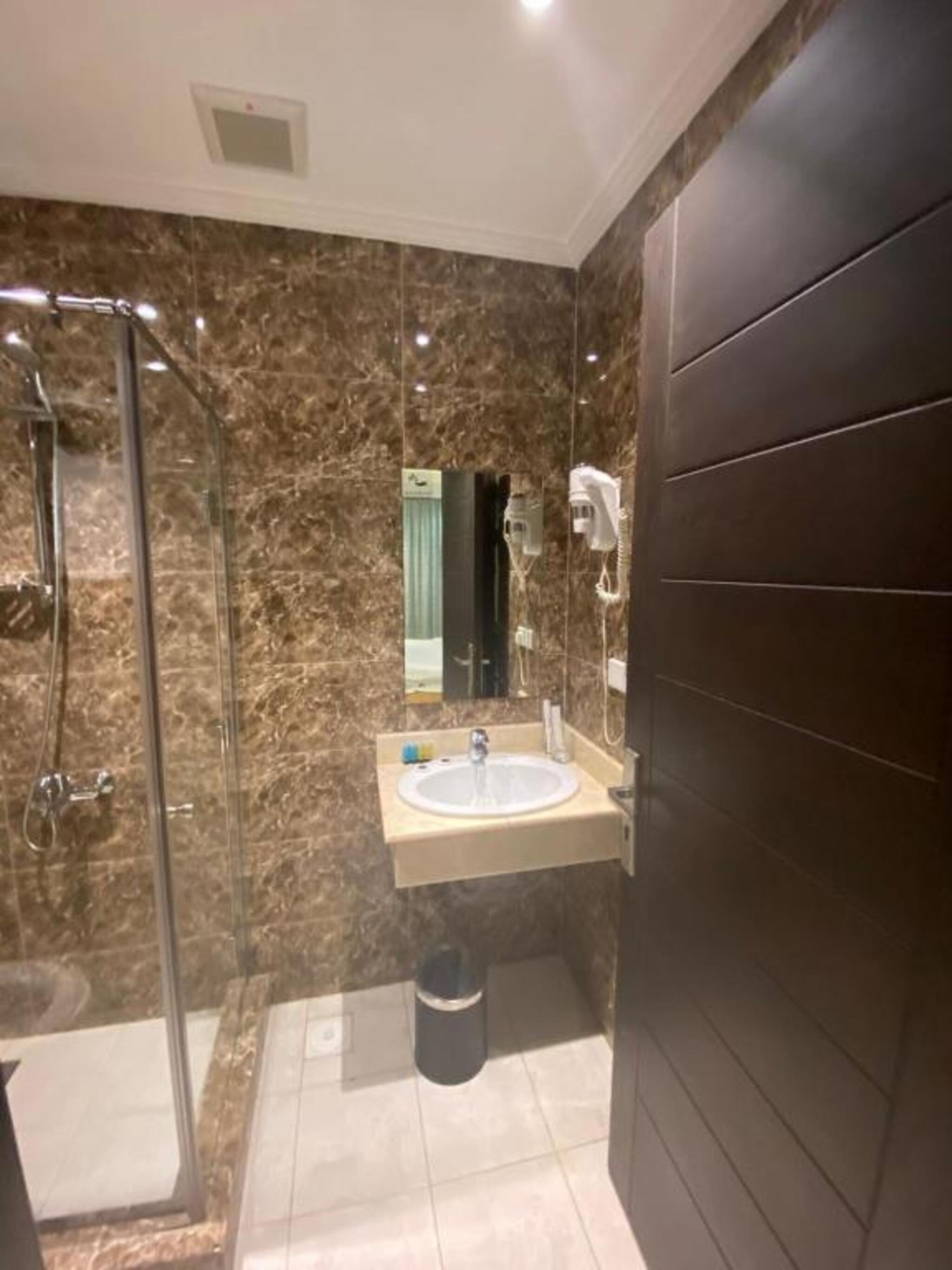 فندق جرين ليف(Green Leaf Hotel) 34/34