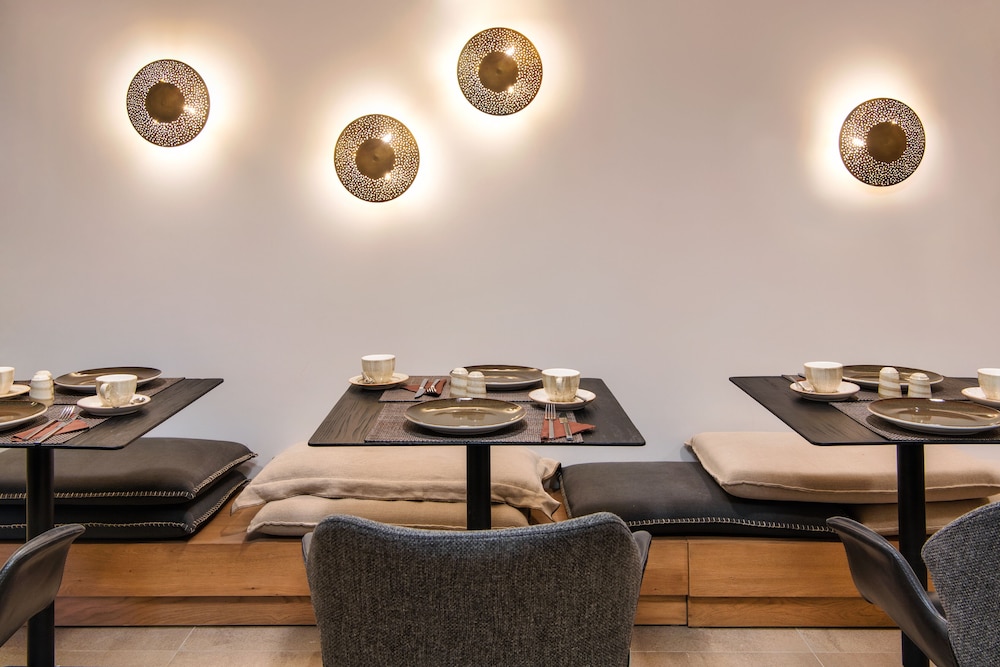 Uma Ray Suites 26/34