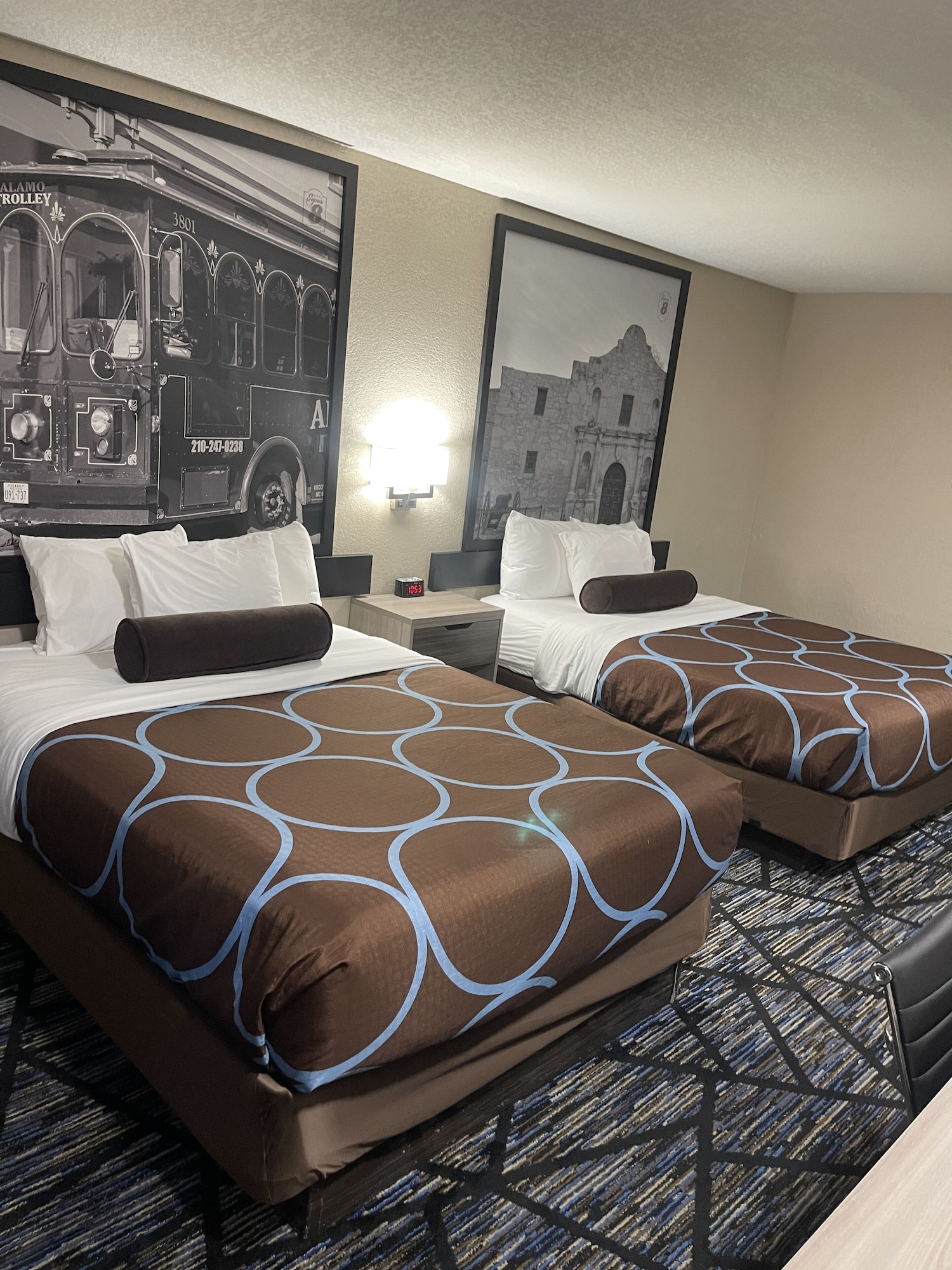 غرفة بسريرين كوين لذوي الإعاقة، Super 8 by Wyndham San Antonio Downtown NE 3/4