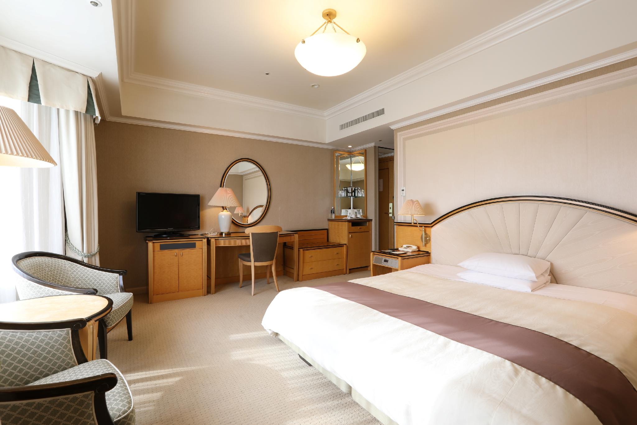 Moderate, Single, Double Bed