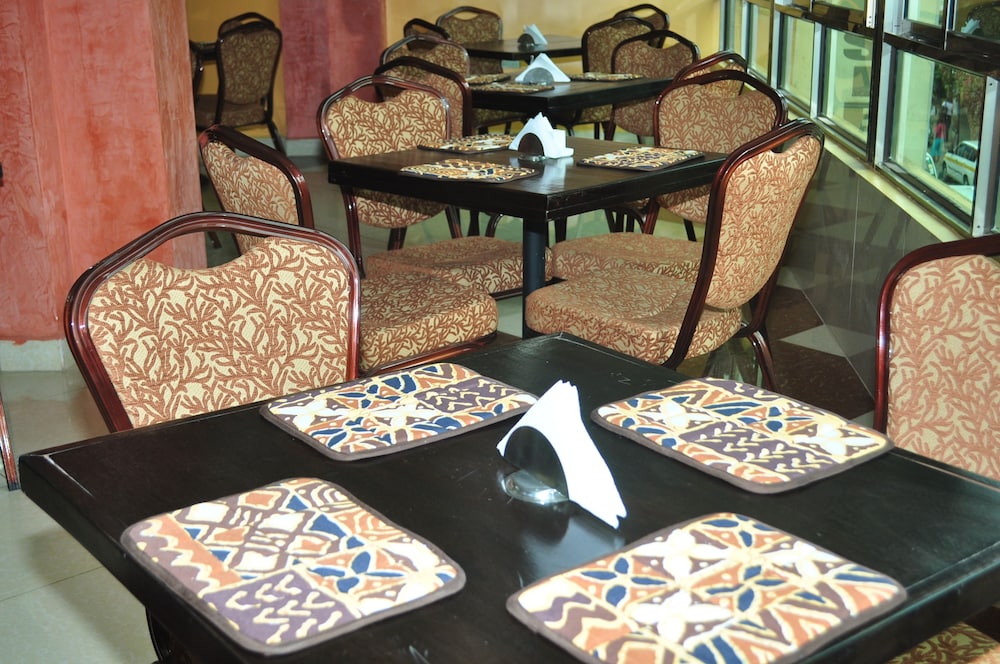Decasa Hotel 35/49