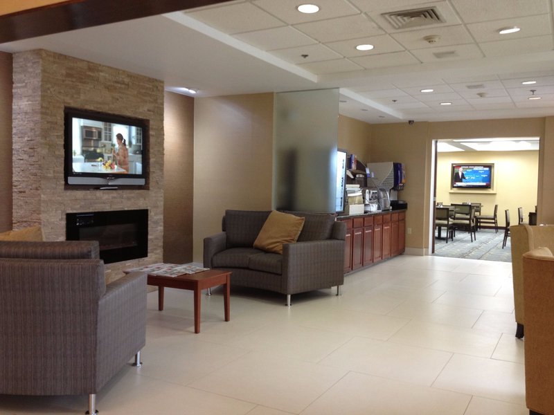 Holiday Inn Express Hotel Suites West Chester 61/76