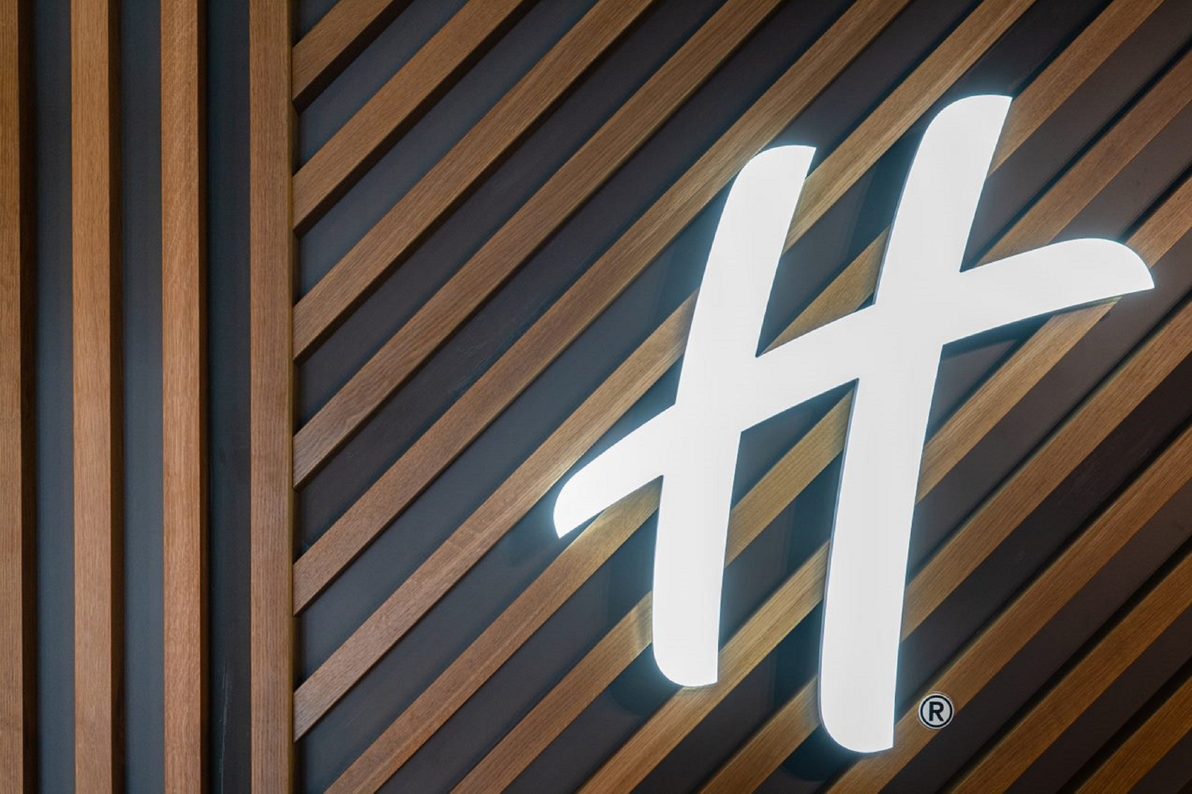 Holiday Inn Manchester Airport, an IHG Hotel in ALTRINCHAM