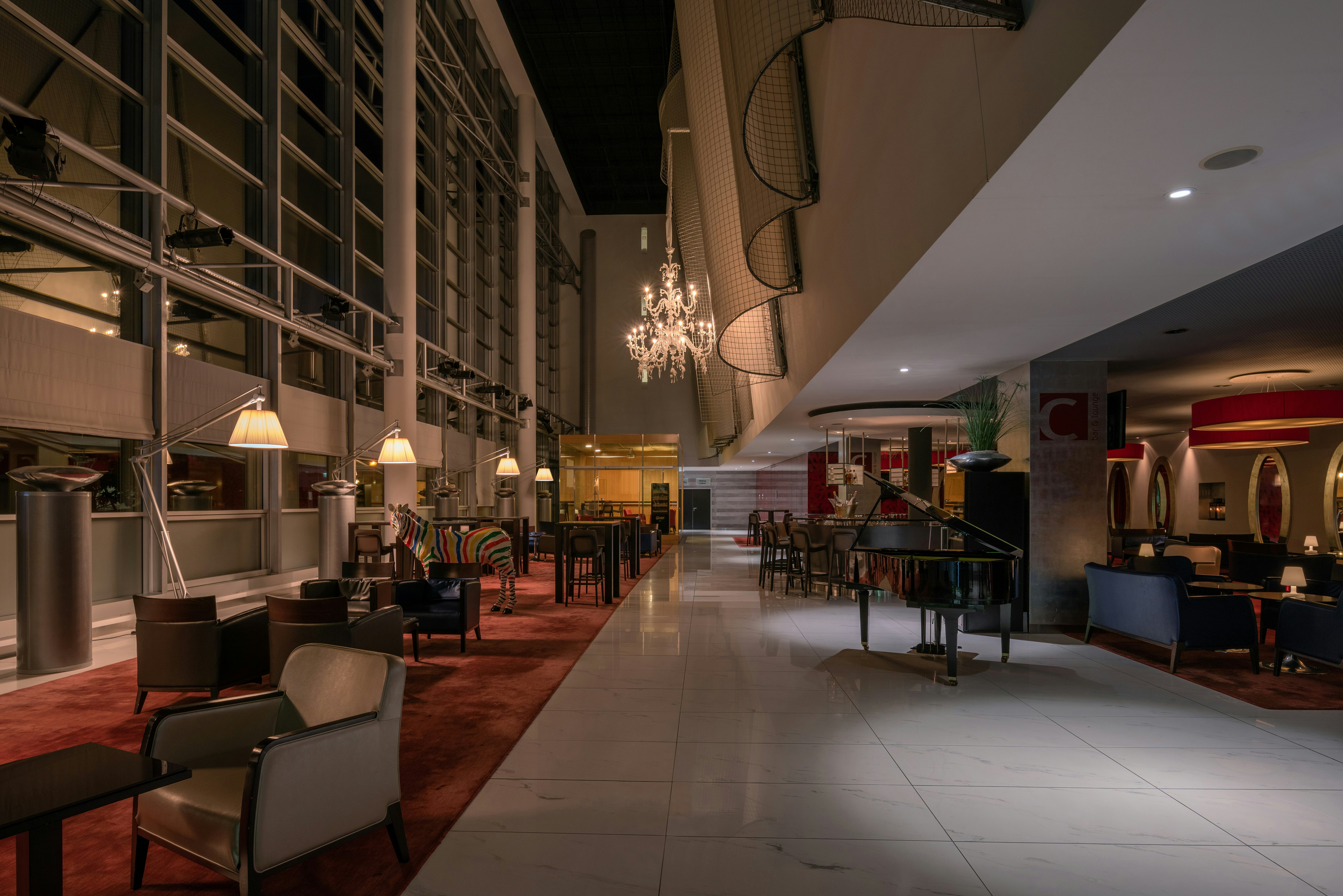 Hilton Geneva Hotel and Conference Centre (EX-Starling E EX-Crowne) 52/81