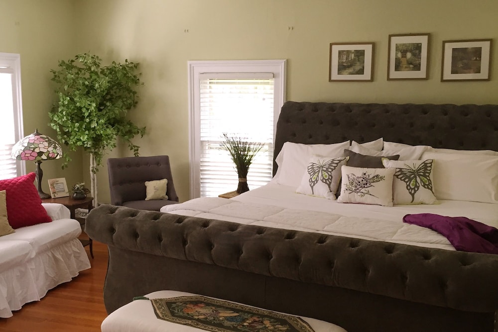 18 Vine Inn &amp; Carriage House 31/50