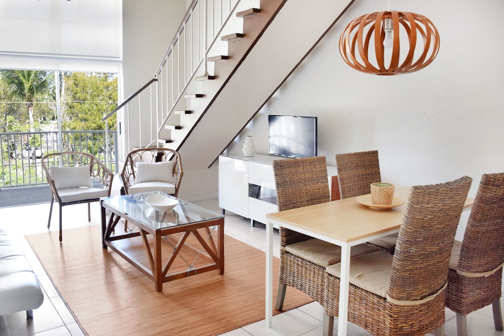 Coral Reef Suites 48/75