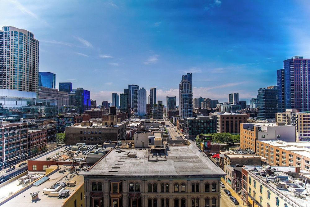 Aloft Chicago Downtown River North 38/49