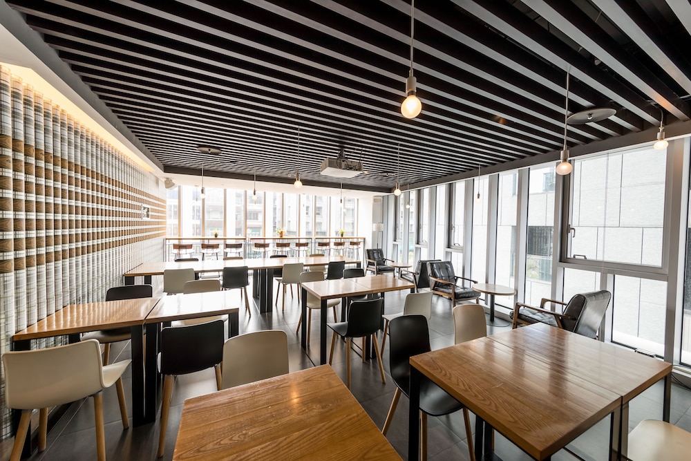 CHAIIN HOTEL DONGMEN 56/68