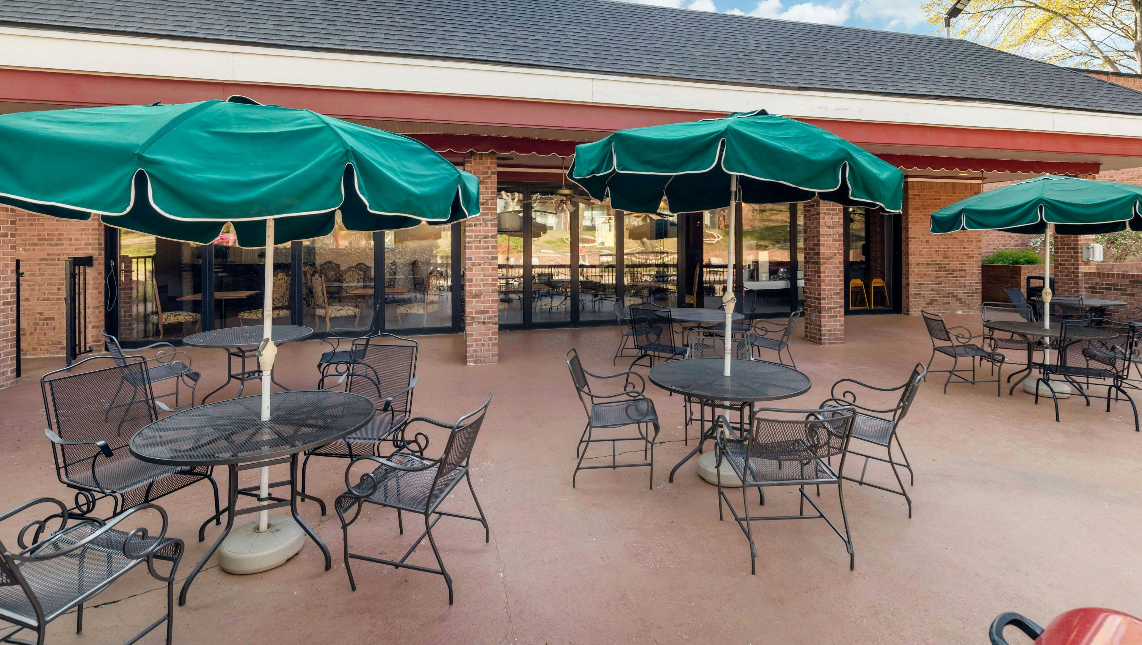 Magnuson Grand Hotel and Conference Center Tyler 39/59