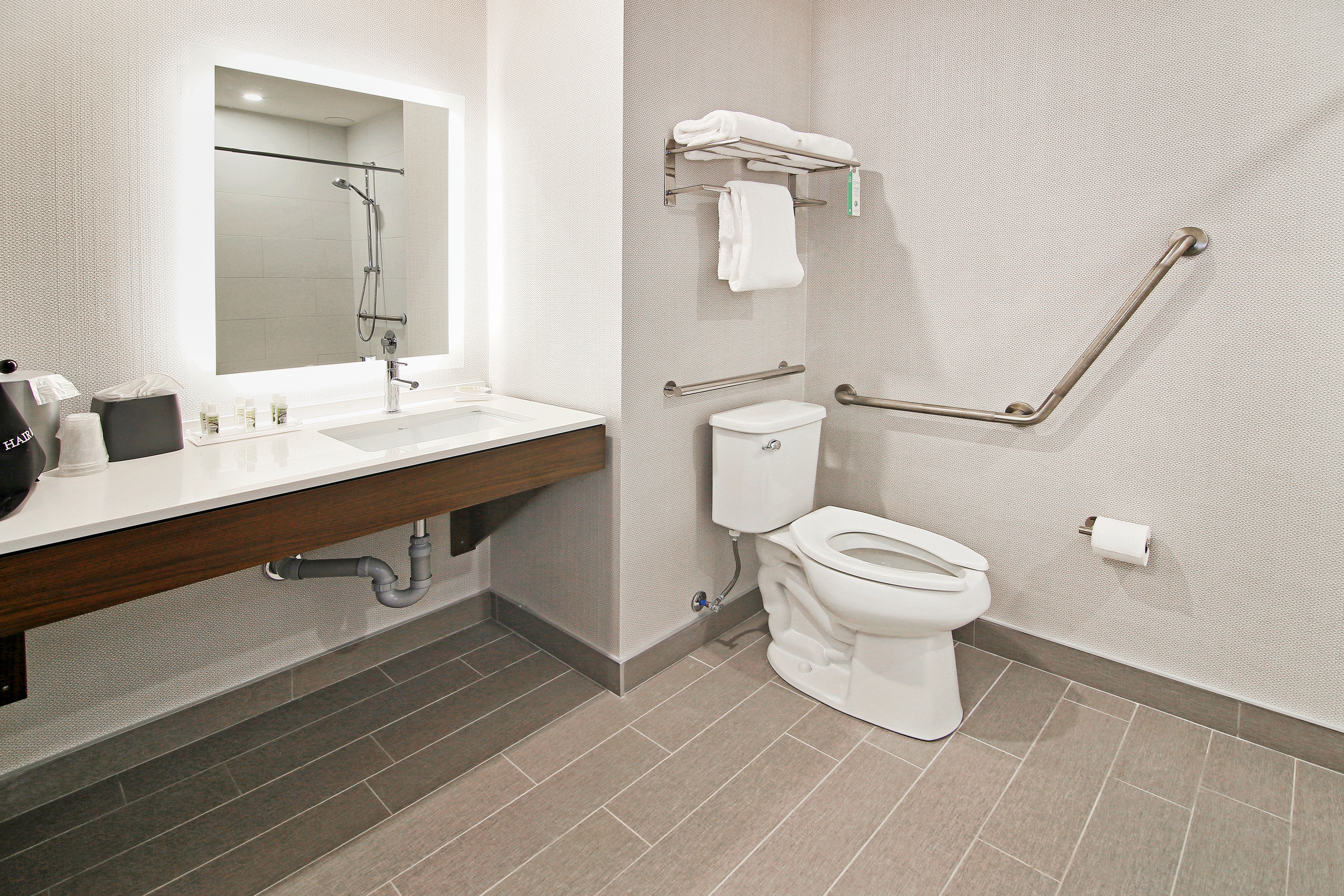 Holiday Inn & Suites Calgary Airport North 50/50